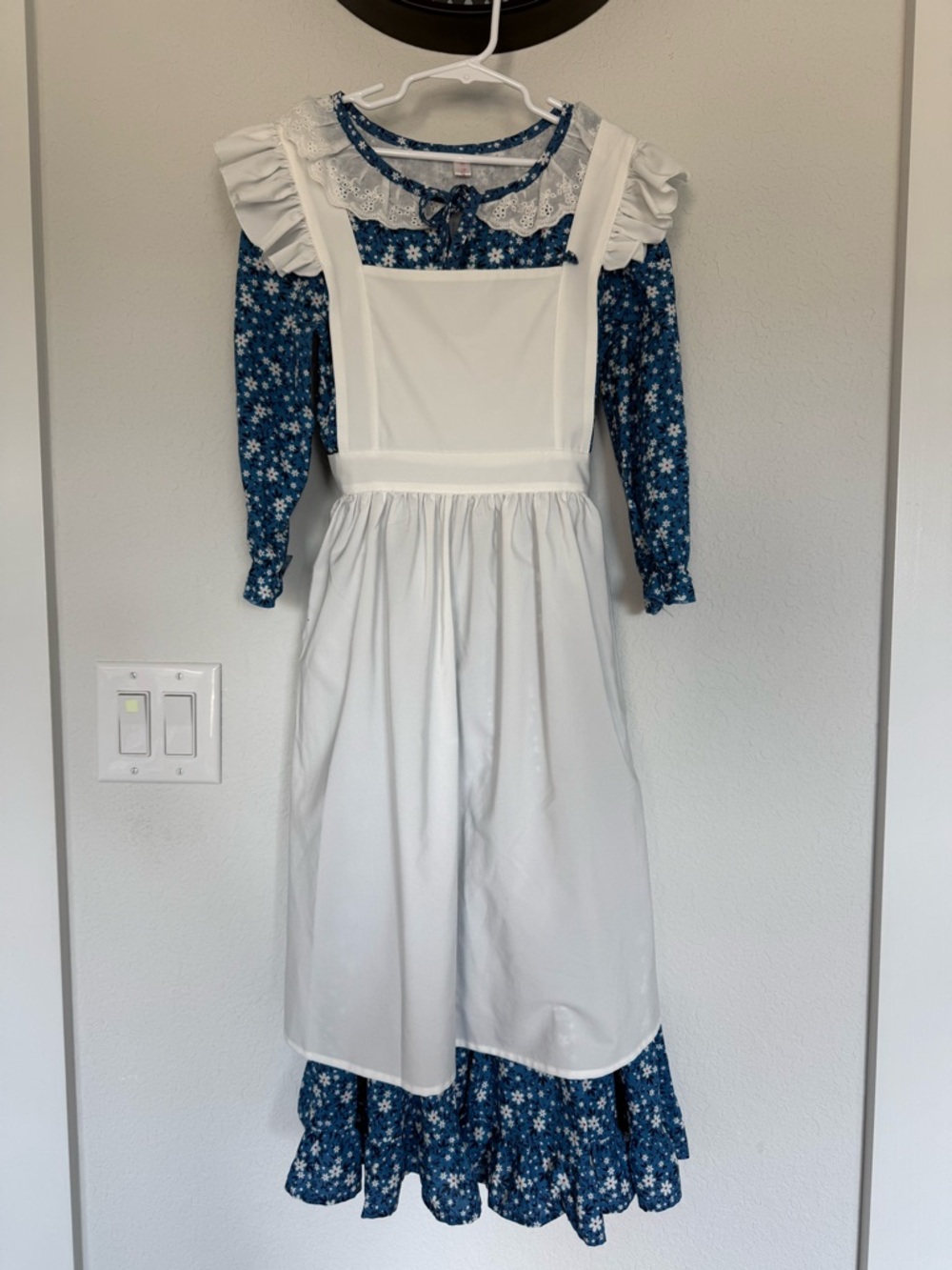 Girls Pioneer Blue Floral Prairie Dress costume with White Pinafore